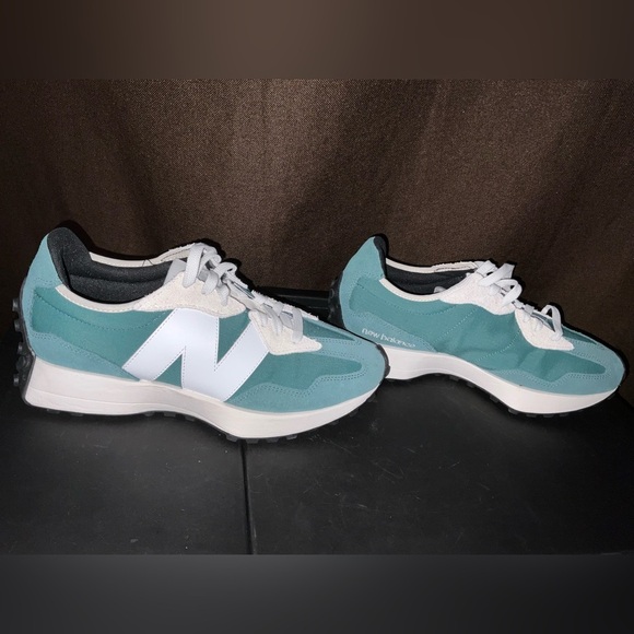 New Balance 327 Men 9/WMS 10.5 NWOB New Spruce Never Worn green white off-white - Picture 1 of 15